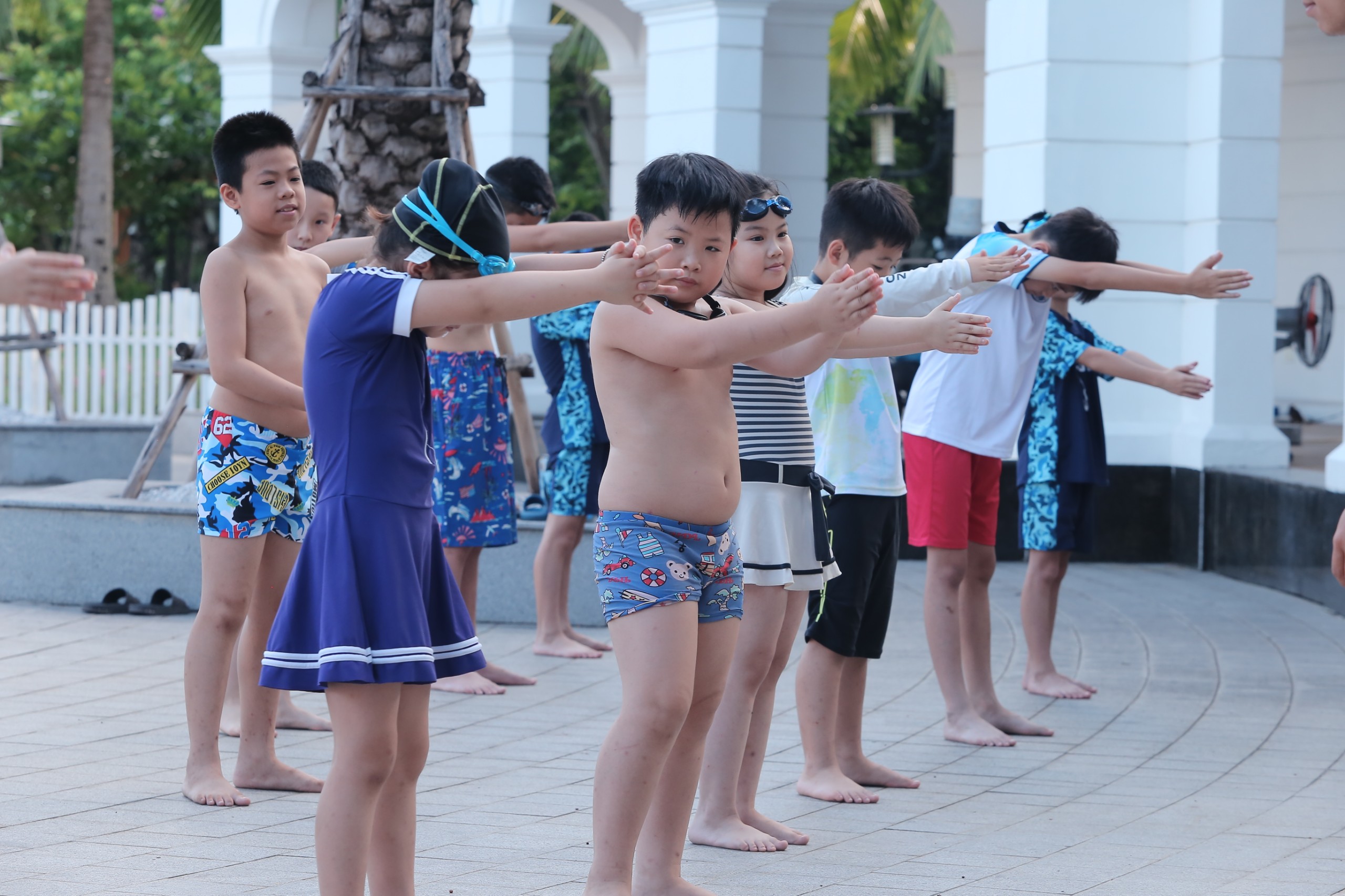 Lớp Học Bơi Cho Người Lớn: So Sánh & Chọn Lớp Phù Hợp Nhất