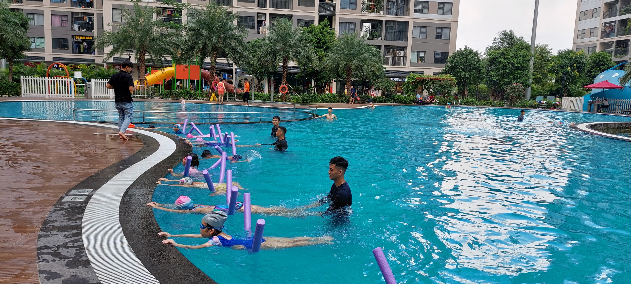 Học Bơi Trẻ Em: Hướng Dẫn Toàn Diện Cho Bố Mẹ Từ A-Z [2026]