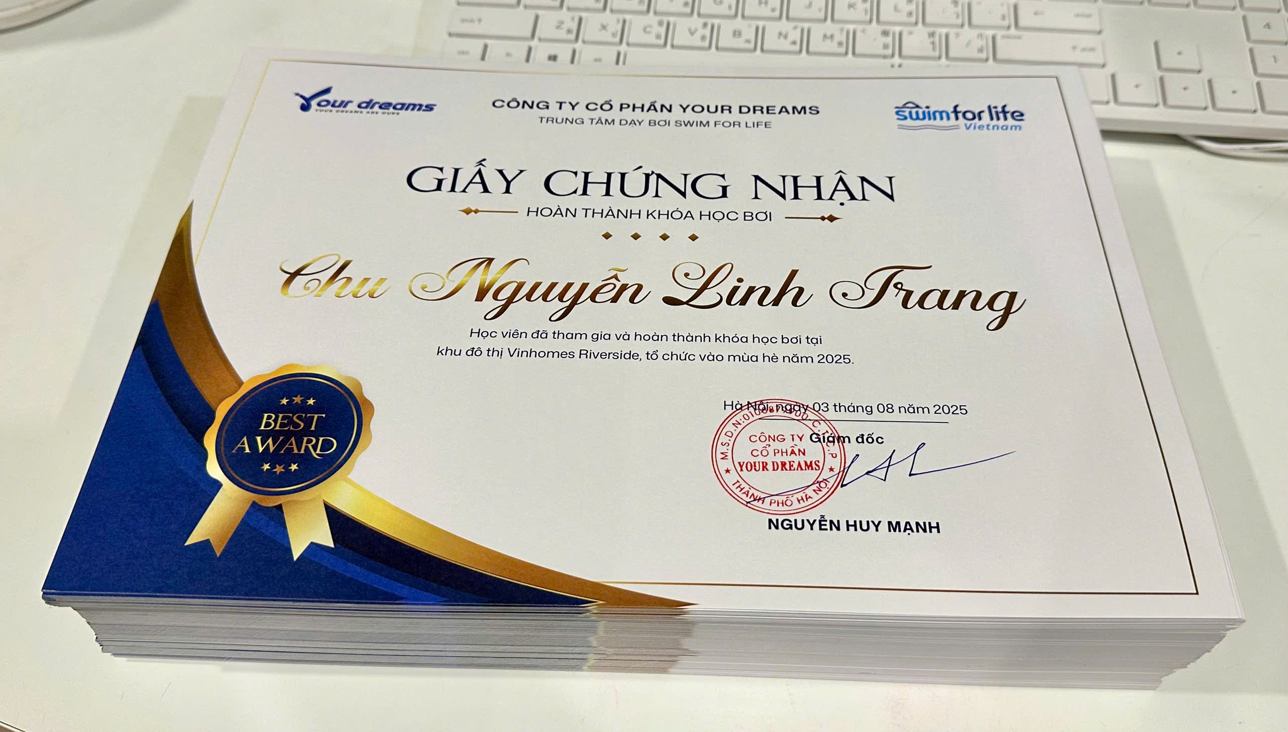 Giấy chứng nhận hoàn thành khóa học bơi của Trung tâm dạy bơi Swim For Life Việt Nam